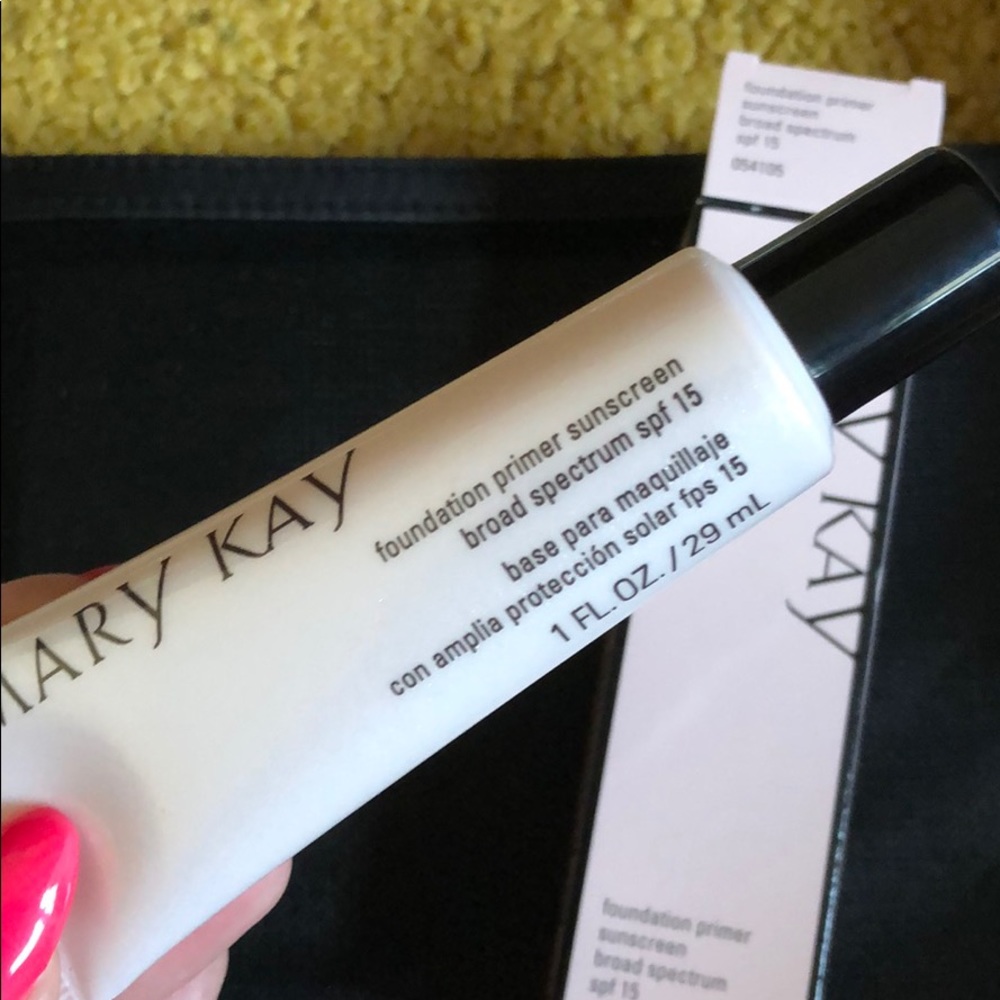 MaryKay Foundation Primer SPF 15